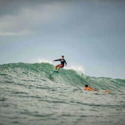 Surf Lift dans les vagues