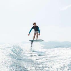 apprendre le foil tractée et le wakefoil